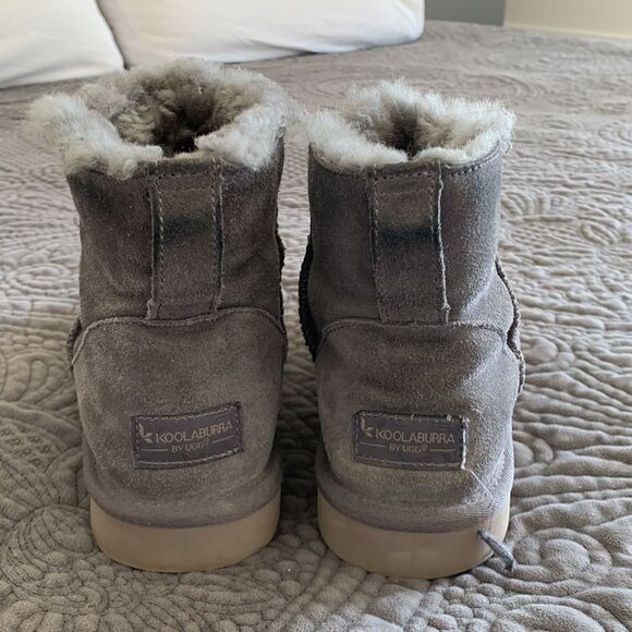 Koolaburra by UGG mini boots, size 6. - Picture 2 of 5